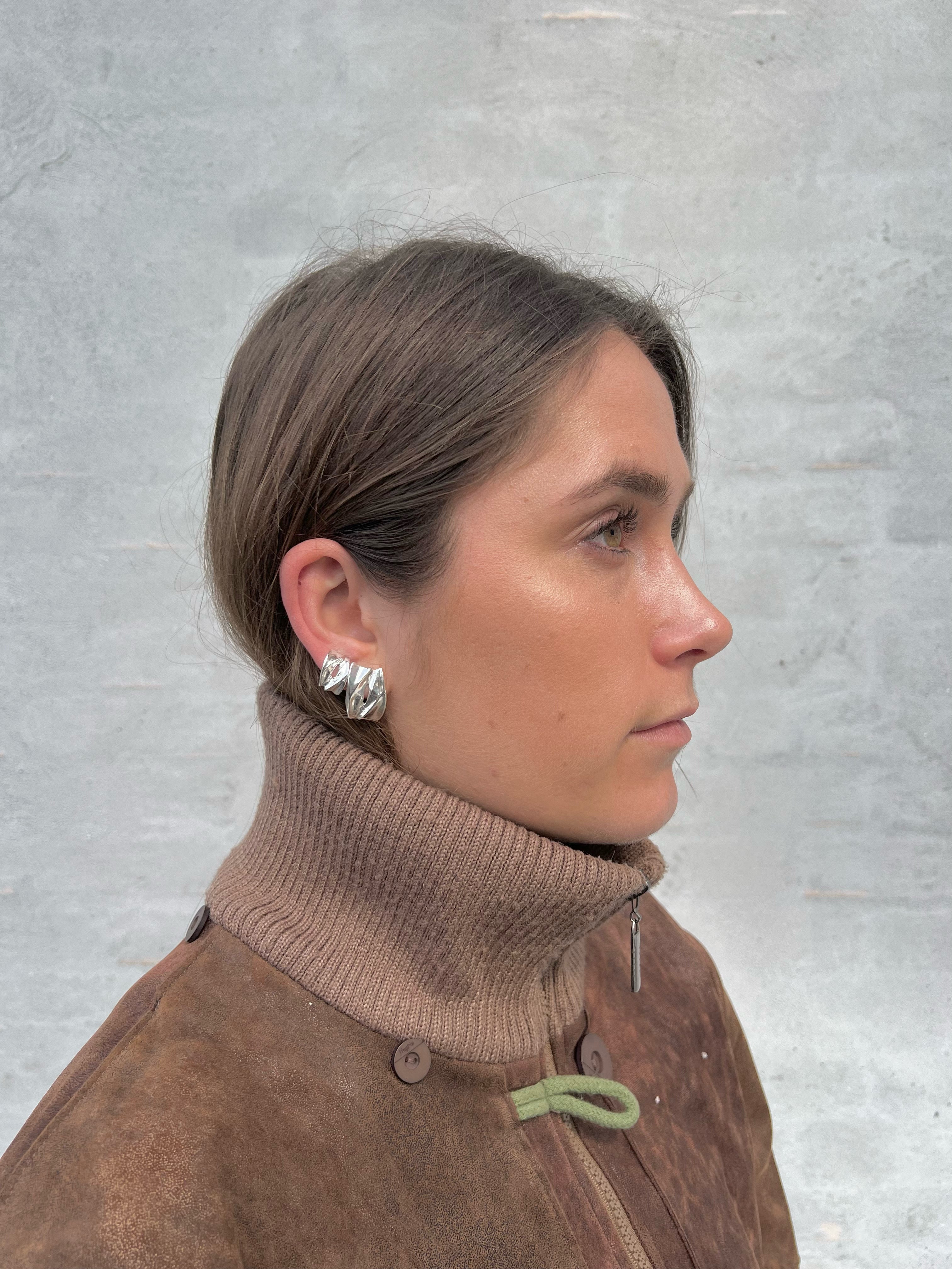 Earstud_02